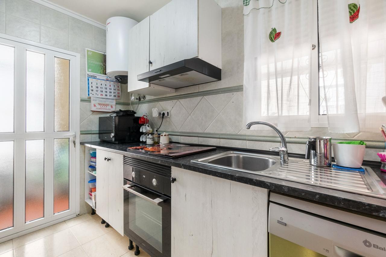 3-Bedroom House in Las Filipinas, San Miguel de Salinas - Image 9