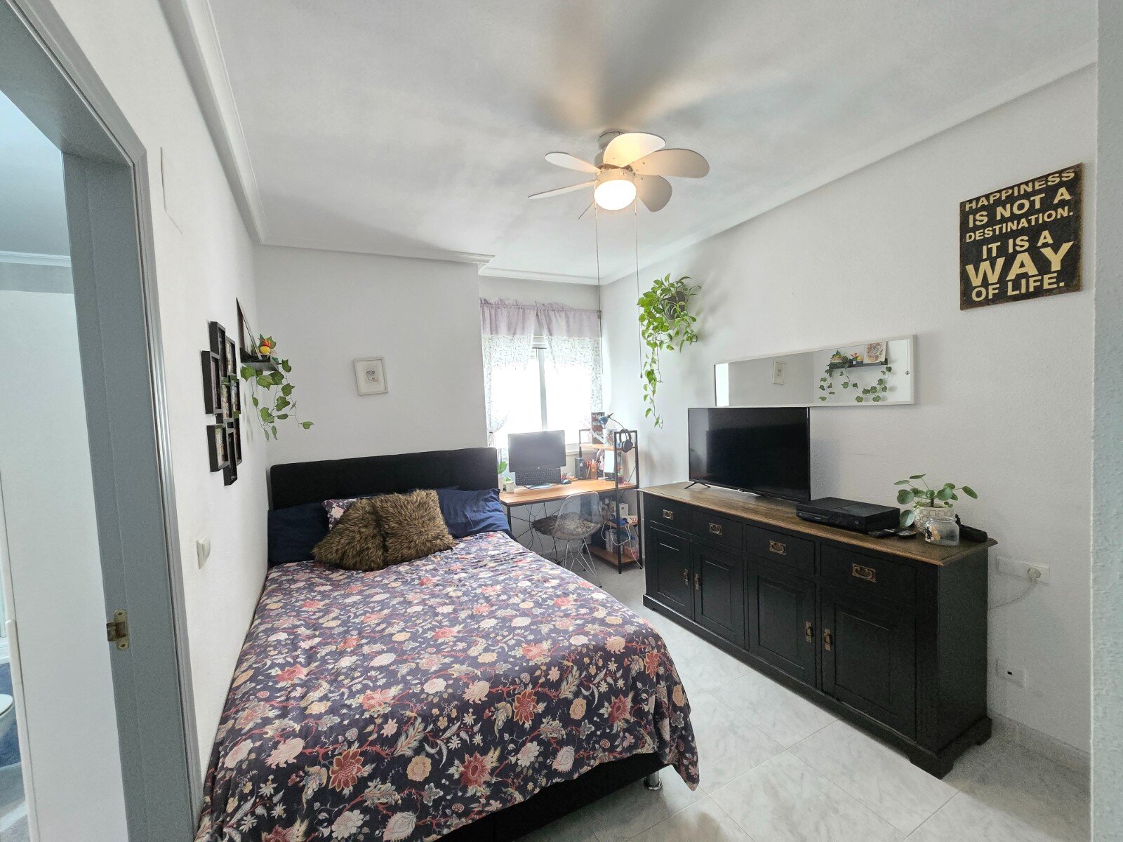 3-Bedroom Apartment in Pueblo 8, Los Montesinos - Image 4